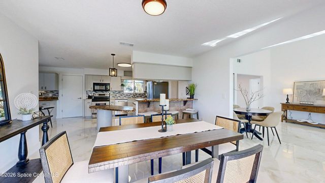 807 W Central Boulevard, Cape Canaveral, FL 32920