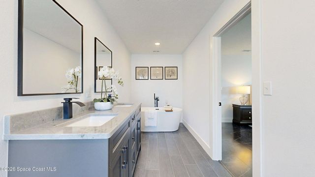 807 W Central Boulevard, Cape Canaveral, FL 32920