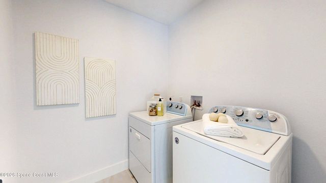 807 W Central Boulevard, Cape Canaveral, FL 32920