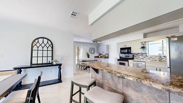 807 W Central Boulevard, Cape Canaveral, FL 32920