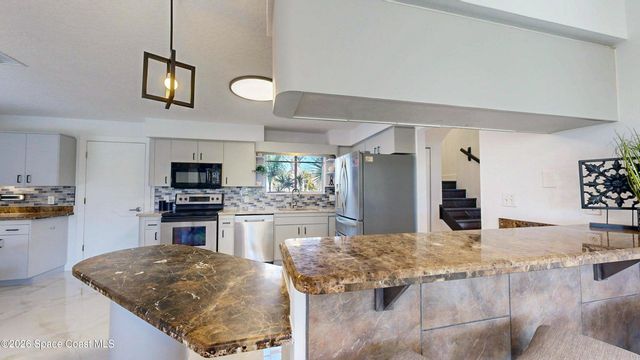 807 W Central Boulevard, Cape Canaveral, FL 32920