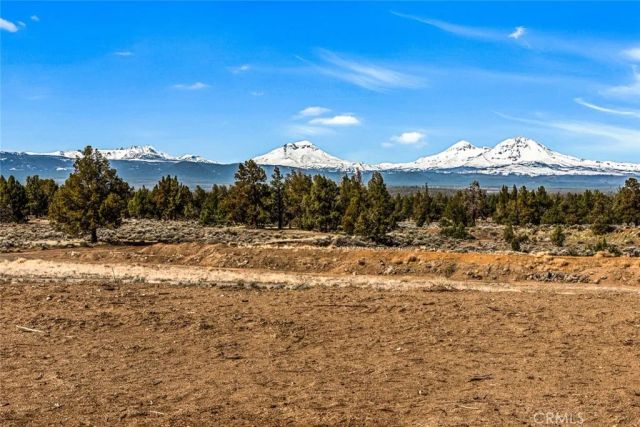 66920 Fryrear Road, Outside Area (outside Ca), OR 97703