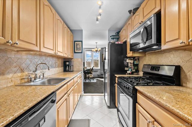 65-15 Alderton Street 5E, Rego Park, NY 11374