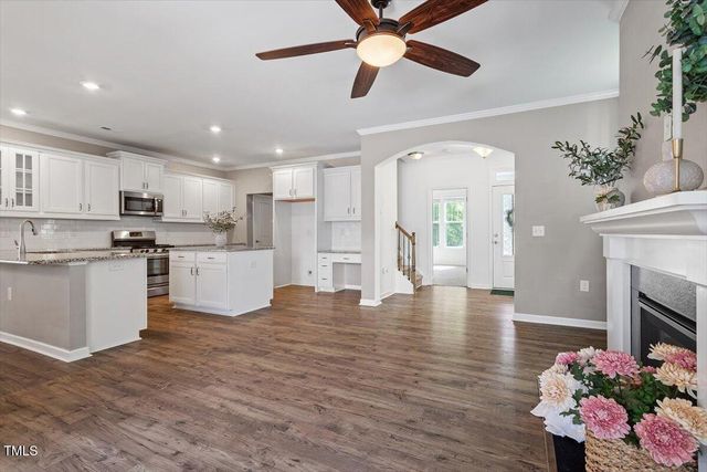 208 Old Ride Drive, Holly Springs, NC 27540