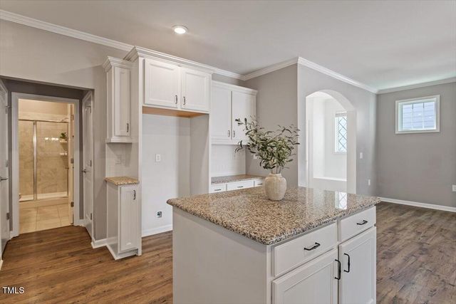 208 Old Ride Drive, Holly Springs, NC 27540