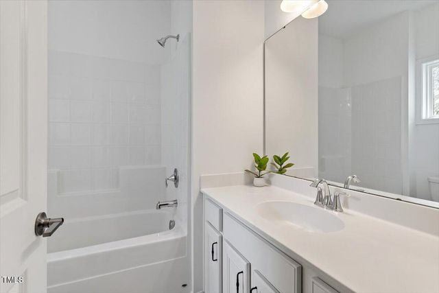 208 Old Ride Drive, Holly Springs, NC 27540