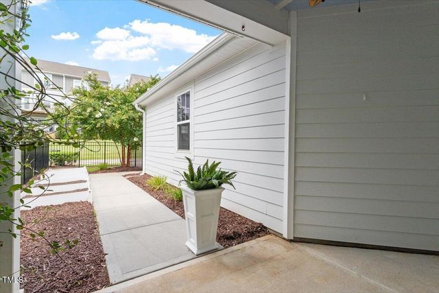 208 Old Ride Drive, Holly Springs, NC 27540
