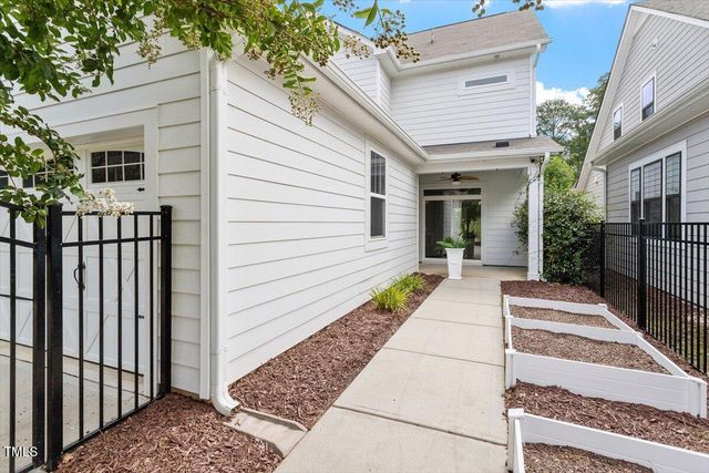 208 Old Ride Drive, Holly Springs, NC 27540