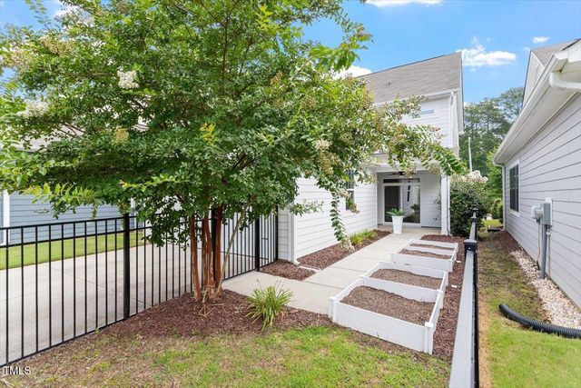 208 Old Ride Drive, Holly Springs, NC 27540