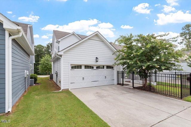 208 Old Ride Drive, Holly Springs, NC 27540