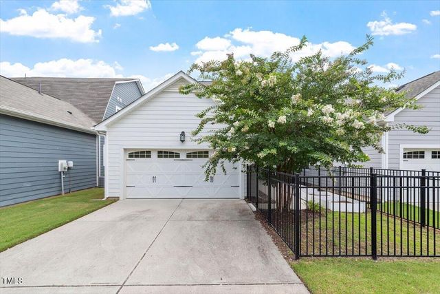 208 Old Ride Drive, Holly Springs, NC 27540