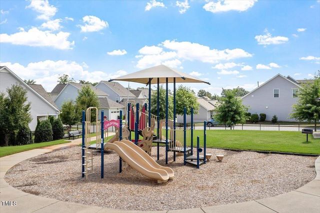 208 Old Ride Drive, Holly Springs, NC 27540