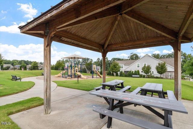 208 Old Ride Drive, Holly Springs, NC 27540