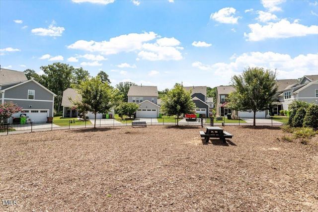 208 Old Ride Drive, Holly Springs, NC 27540