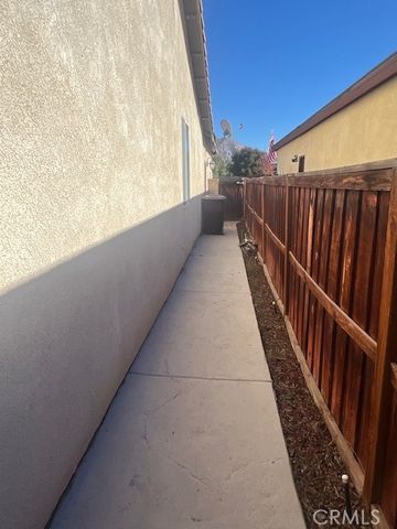 27299 Stonehurst Drive, Menifee, CA 92585