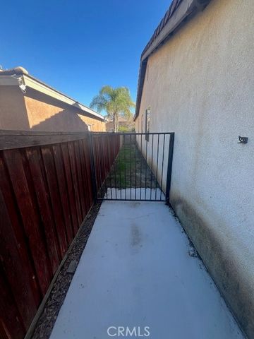 27299 Stonehurst Drive, Menifee, CA 92585
