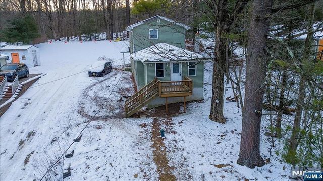 1836 Clinton Road, West Milford, NJ 07421
