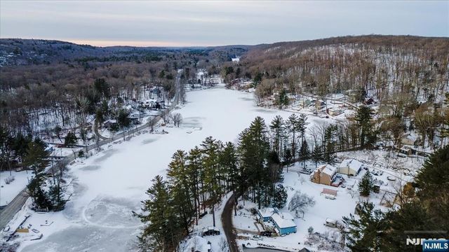 1836 Clinton Road, West Milford, NJ 07421