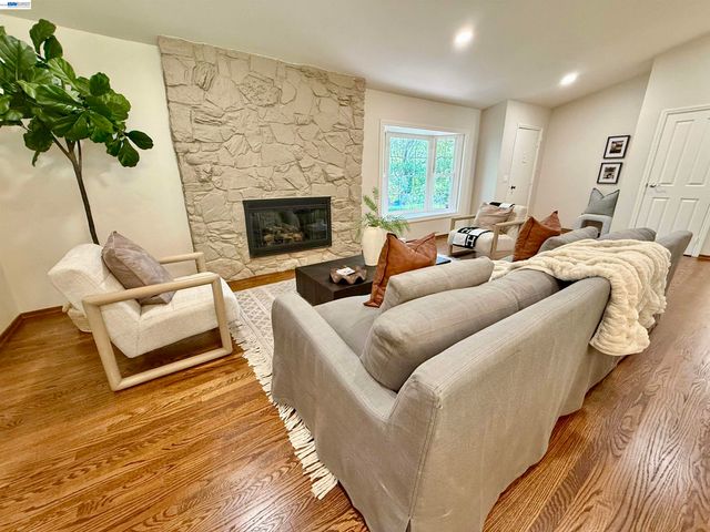 516 Moraga Way, Orinda, CA 94563