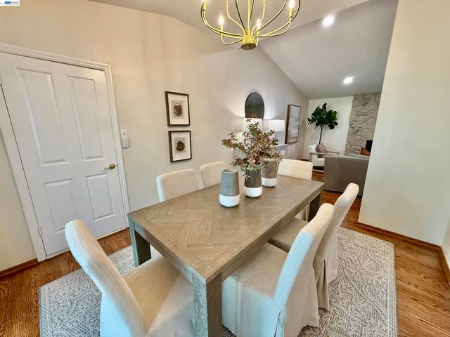 516 Moraga Way, Orinda, CA 94563