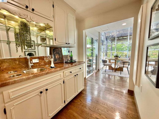 516 Moraga Way, Orinda, CA 94563