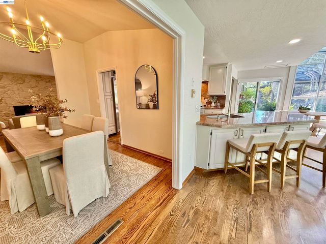 516 Moraga Way, Orinda, CA 94563