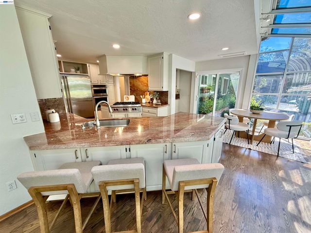 516 Moraga Way, Orinda, CA 94563