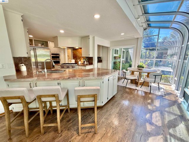 516 Moraga Way, Orinda, CA 94563