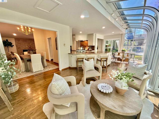 516 Moraga Way, Orinda, CA 94563
