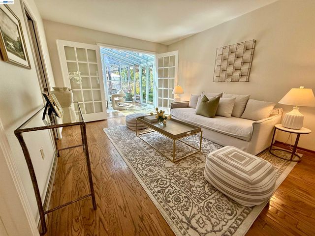 516 Moraga Way, Orinda, CA 94563