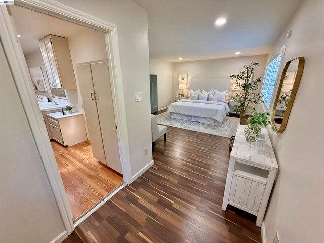 516 Moraga Way, Orinda, CA 94563
