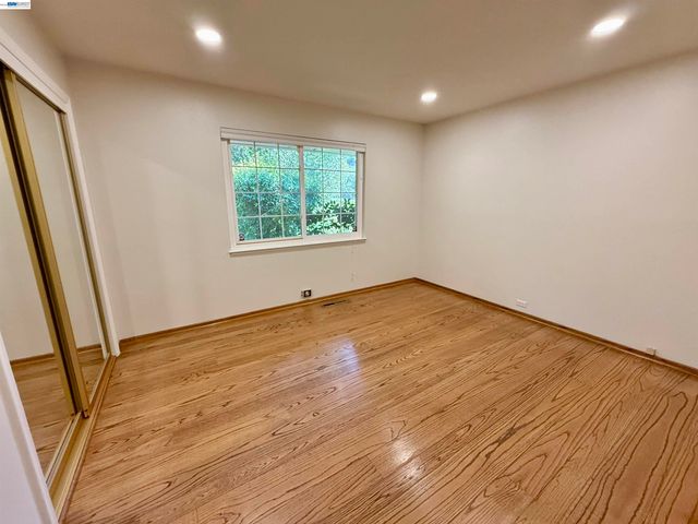516 Moraga Way, Orinda, CA 94563