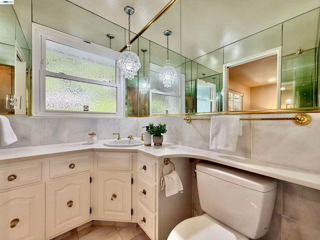 516 Moraga Way, Orinda, CA 94563
