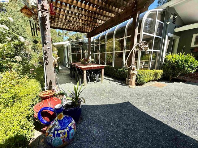 516 Moraga Way, Orinda, CA 94563