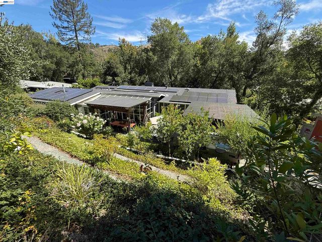 516 Moraga Way, Orinda, CA 94563