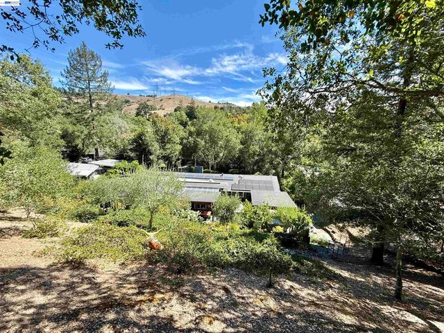 516 Moraga Way, Orinda, CA 94563