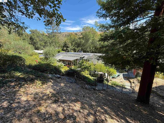 516 Moraga Way, Orinda, CA 94563