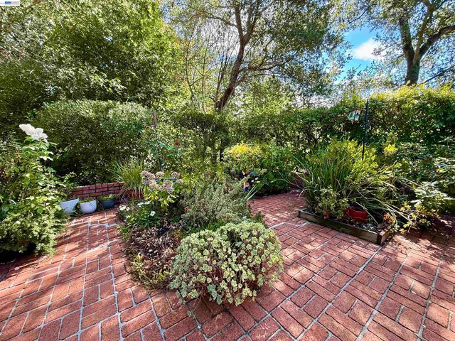 516 Moraga Way, Orinda, CA 94563
