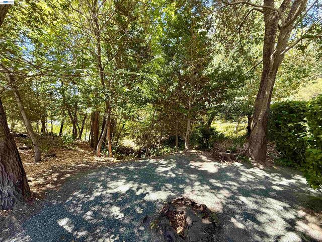 516 Moraga Way, Orinda, CA 94563