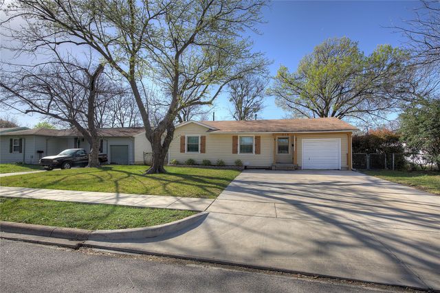 210 E Daugherty Drive, Garland, TX 75041