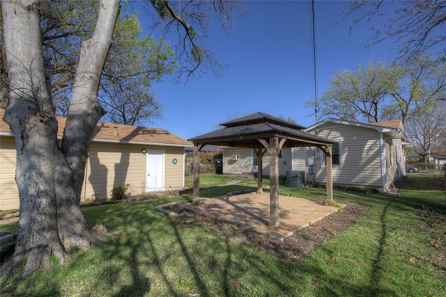 210 E Daugherty Drive, Garland, TX 75041
