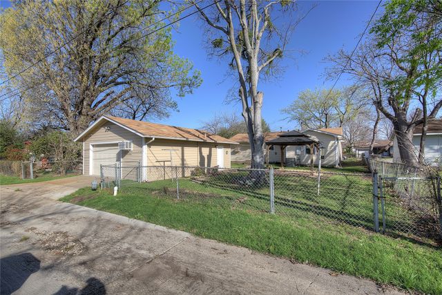 210 E Daugherty Drive, Garland, TX 75041