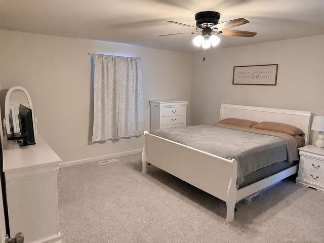 2247 Hunter Lane, Burton, MI 48519