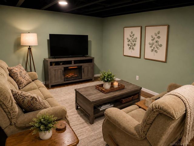 2247 Hunter Lane, Burton, MI 48519