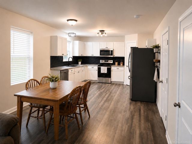 2247 Hunter Lane, Burton, MI 48519