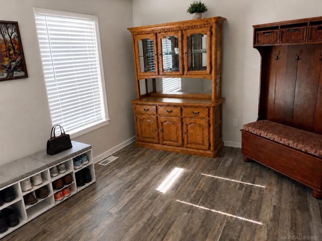 2247 Hunter Lane, Burton, MI 48519