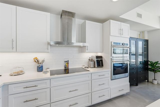 920 N OSCEOLA AVENUE 210, Clearwater, FL 33755