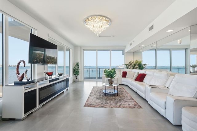 920 N OSCEOLA AVENUE 210, Clearwater, FL 33755