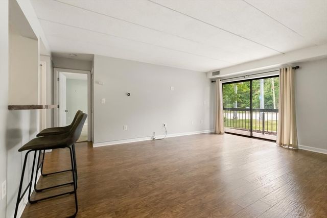 40 Main St 205, Stoneham, MA 02180