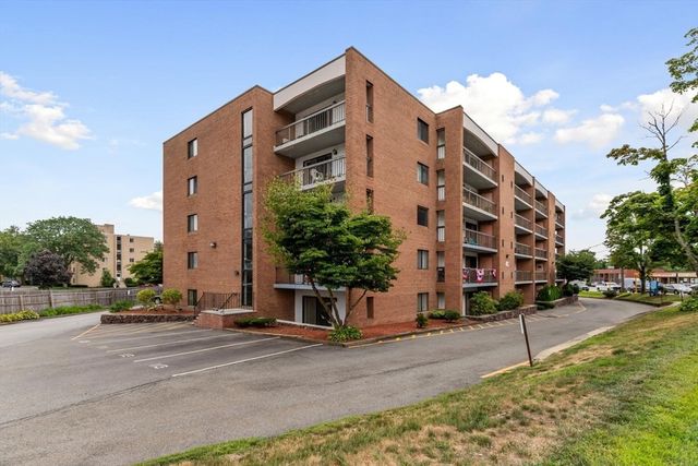 40 Main St 205, Stoneham, MA 02180